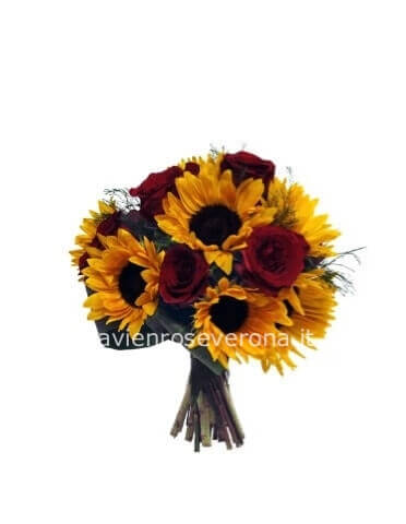Bouquet di girasoli e rose rosse